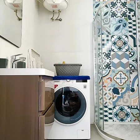 Two Bedroom Loft With Outdoor Area, Served With Lift Apartman