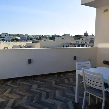 Two Bedroom Loft With Outdoor Area, Served With Lift