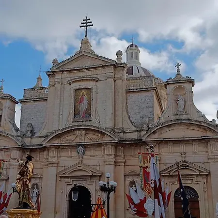 Two Bedroom Loft With Outdoor Area, Served With Lift דירה