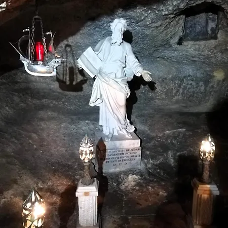 Two Bedroom Loft With Outdoor Area, Served With Lift *